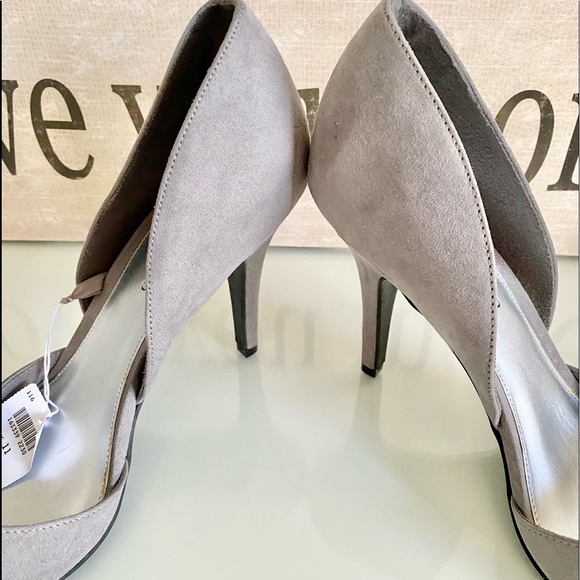NWT Christian Siriano Grey Faux Suede Heels - 11 - Picture 7 of 8